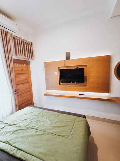 Room 5, Hallstatt Living Near UII Jakal, Sleman