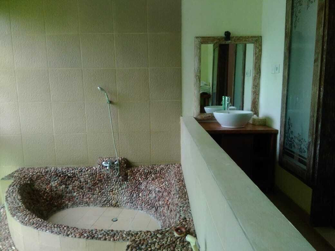 Bathroom 2, Araminth Villa & Spa, Buleleng