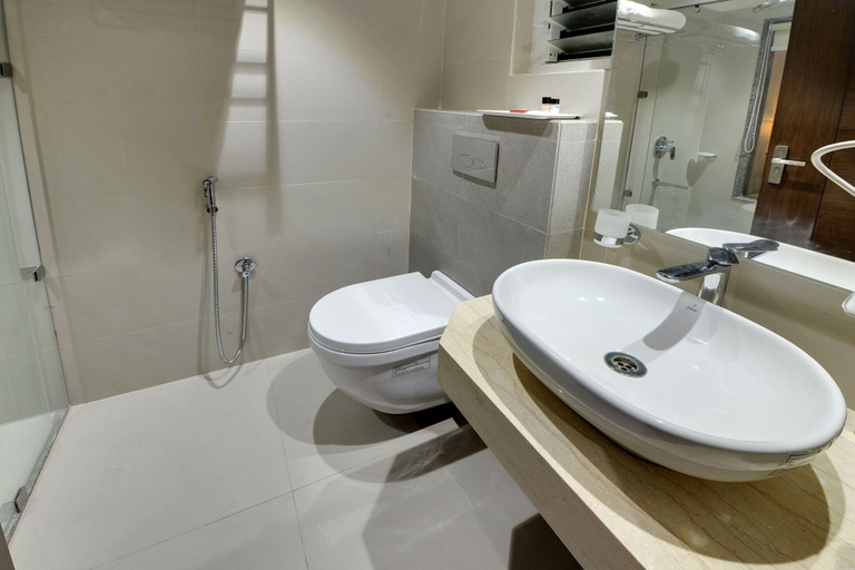 Bathroom 4, La Sara Pride, Bangalore