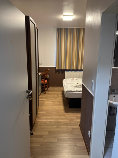 Others 3, Hotel Castellana, Gifhorn