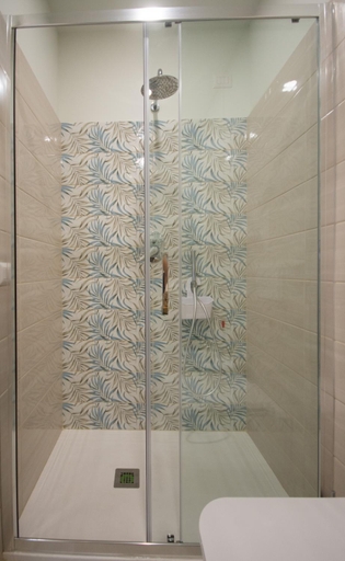 Bathroom 2, Pasitea Tropea, Vibo Valentia