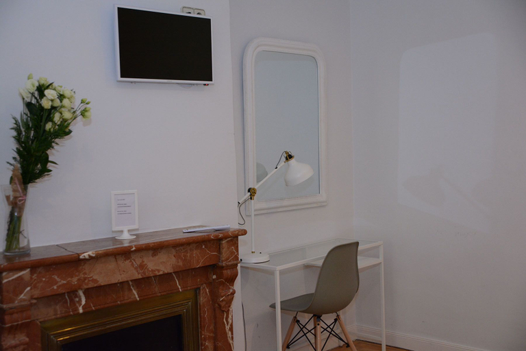 Others 5, Alvaro Residencia, Madrid