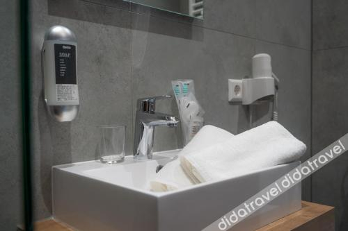 Others 5, Hotel No151, Esch-sur-Alzette