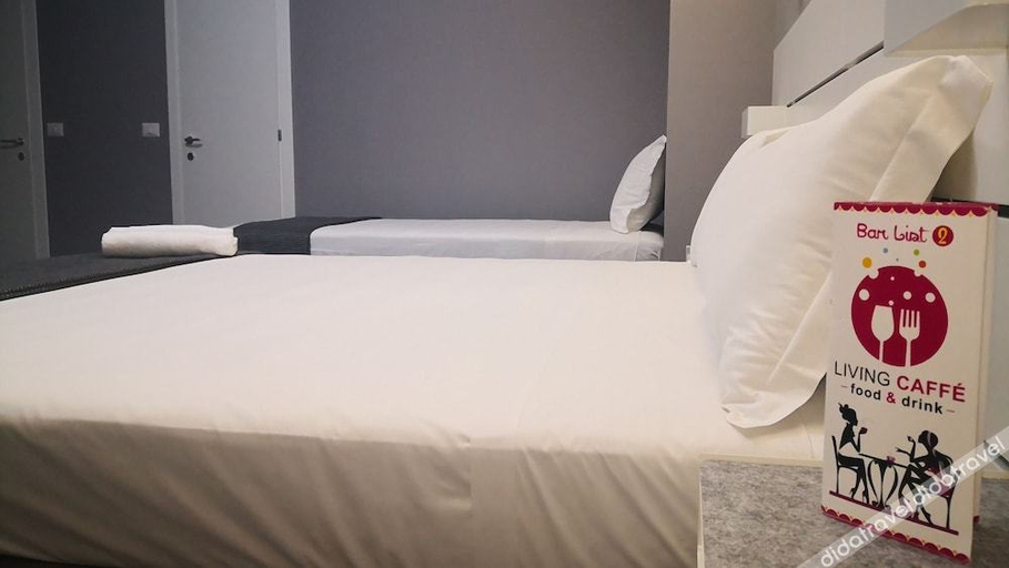 Bedroom 3, Living Bed and Breakfast, Napoli