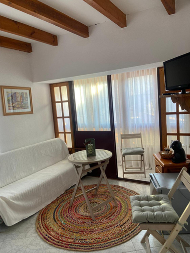 Others 3, Hostal Cholo, Palencia