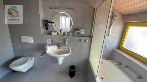 Others 2, KRYSTALL Hotel, Esslingen