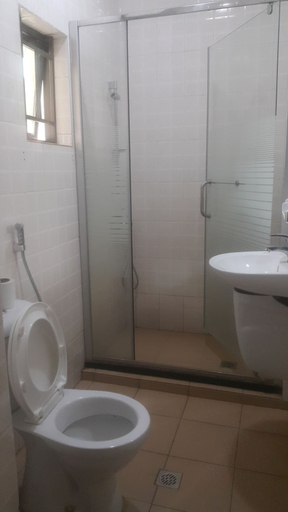Bathroom 3, Midland Hotel, Kayonza