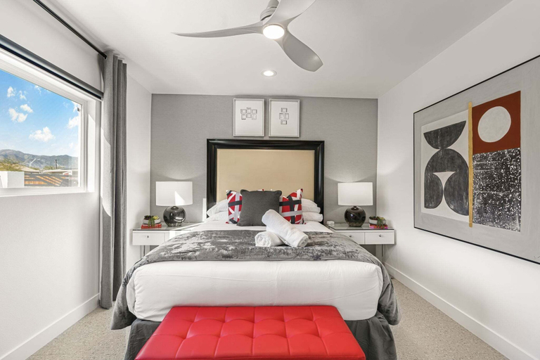 Room 5, Sunview Escape, a Freshly Remodeled Retreat!, Riverside