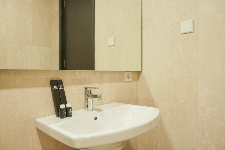 Bathroom 3, Luxurious 2BR at Sudirman Suites Apartment, Central Jakarta