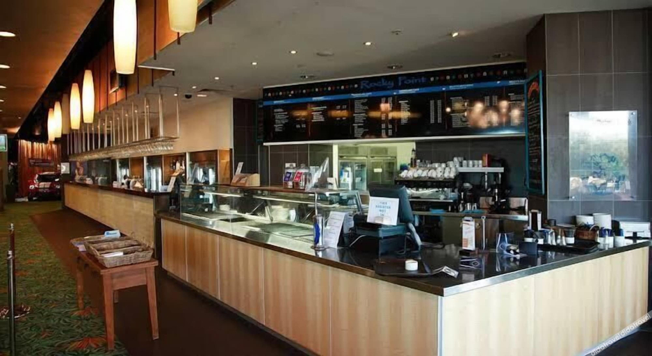 Food & Drinks 5, BASE Holidays - Ettalong Beach Premium Apartments, Gosford - West