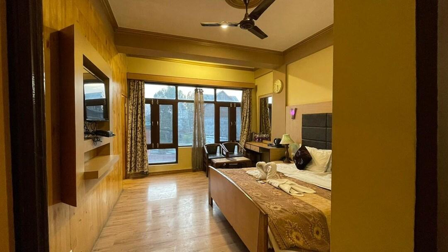 Others 5, Hotel New Mamta (Pure Vegeterian), Srinagar