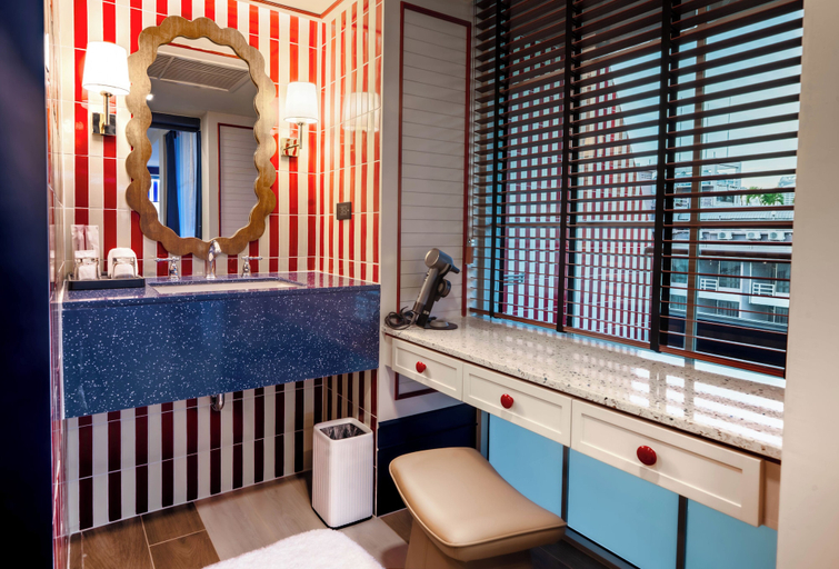 Bathroom 5, The Cruise Hotel, Pattaya