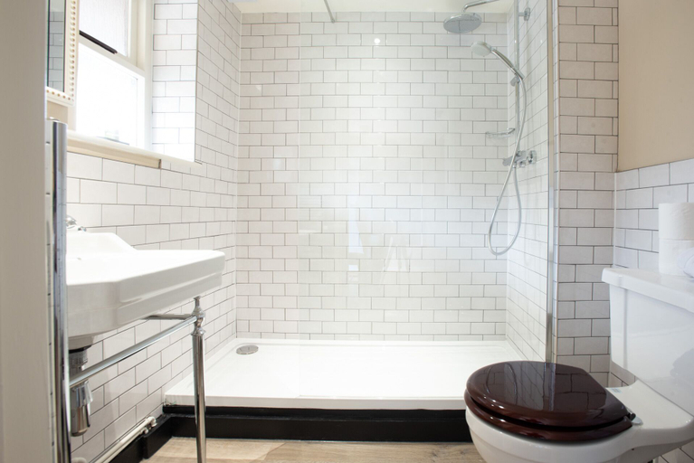 Bathroom 3, The Talkhouse, Oxfordshire