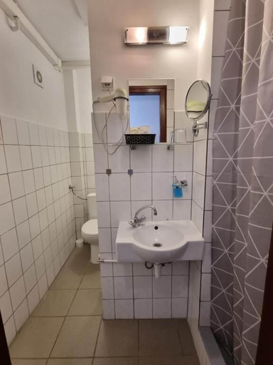 Bathroom 3, Heléna Hotel & SPA, Mosonmagyaróvár