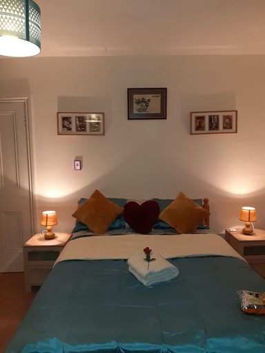 Room 5, Phoenix Guest House, Cumbria