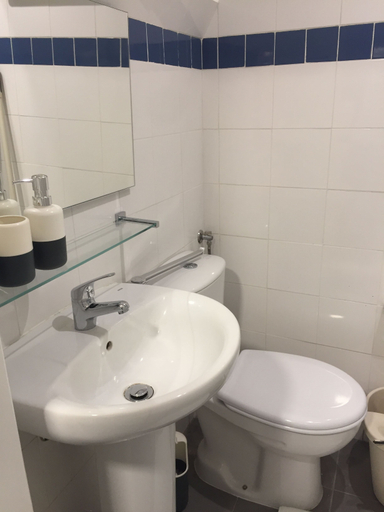 Bathroom 3, Apartments Center Alfama II, Lisbon