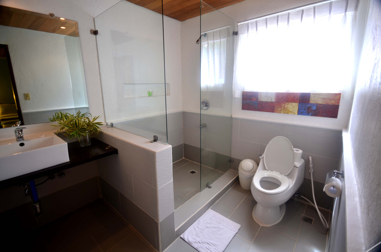 Bathroom 4, Pinjalo Resort, Malay