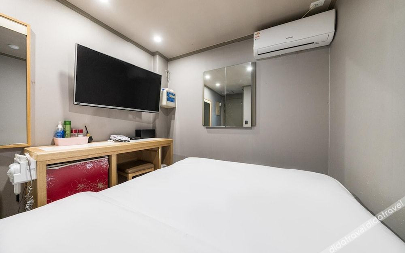 Others 3, Hwagok Union, Gangseo