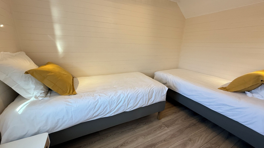 Bedroom 4, Le Bois aux Cerfs, Eure
