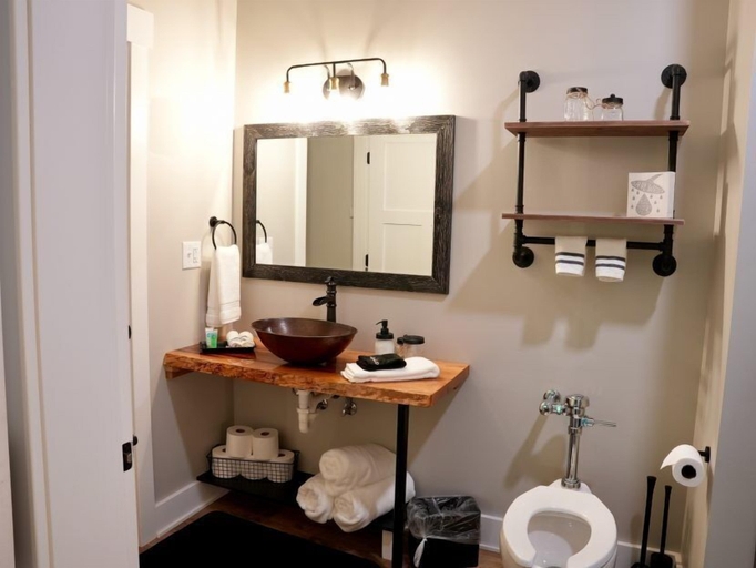 Bathroom, Tall Oaks Resort, Lake
