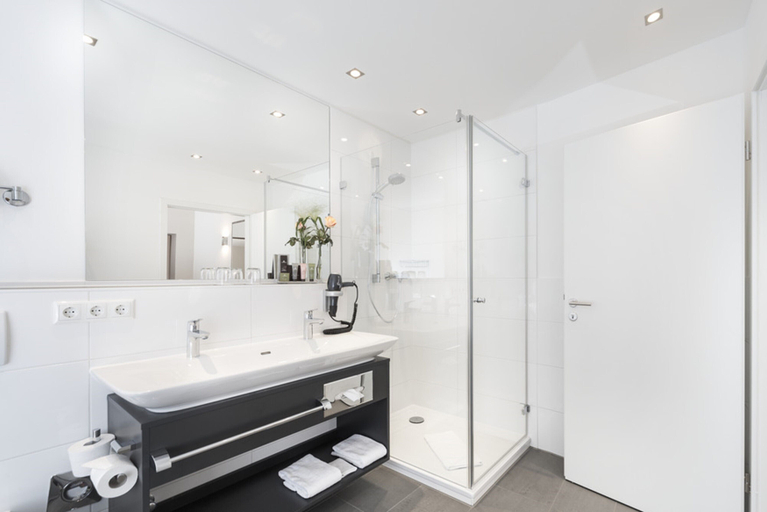 Bathroom, HerzogsPark Studios & Apartments, Erlangen-Höchstadt