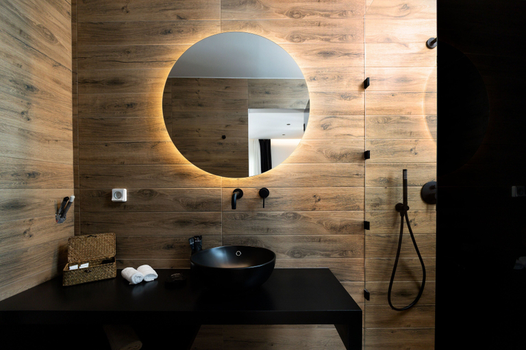 Bathroom 3, Naxian Memories, South Aegean