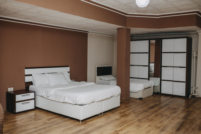 Bedroom 3, Grand Koru Otel Beach, Çınarcık
