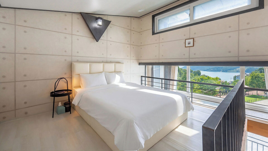 Bedroom 2, Gapyeong Chagall Spa Pension, Gapyeong