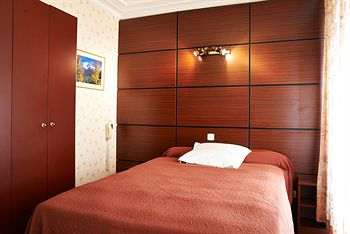 Others 3, Hotel Maillot, Hauts-de-Seine