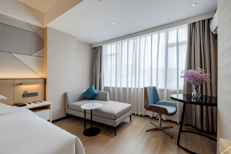 Bedroom 2, Borrman Hotel Lipu Central Plaza, Guilin