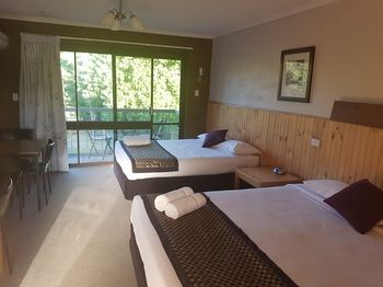 Bedroom 3, Motel Sierra, Alpine - East