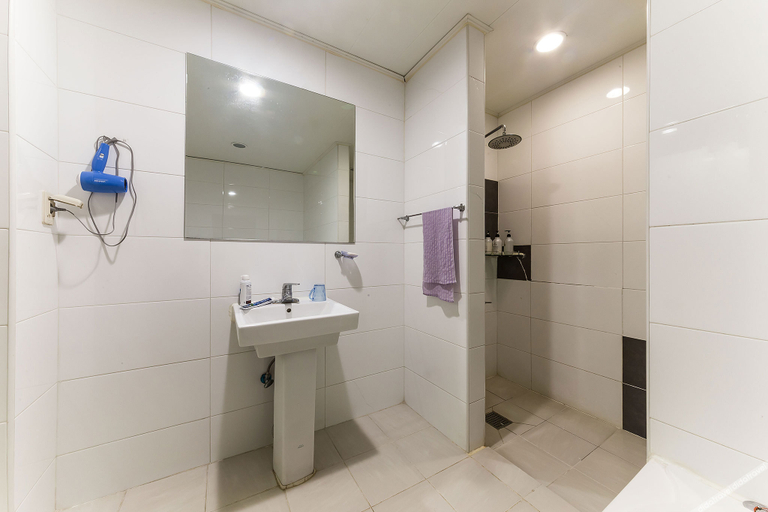 Bathroom 3, Khan Motel, Pyeongtaek