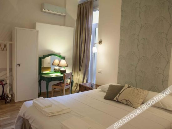 Others 1, Albergo delle Spezie, La Spezia
