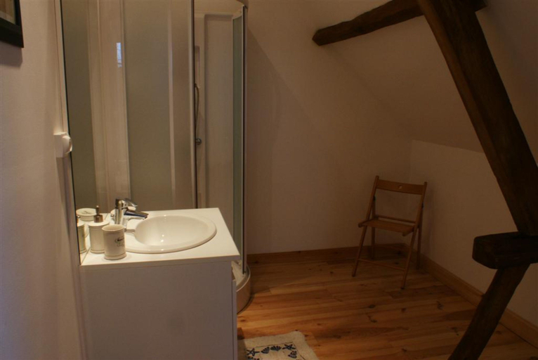 Bathroom, La Grange, Somme