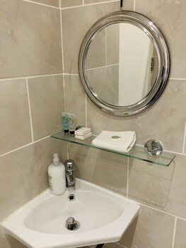 Others 4, London City Studio Apartments, London