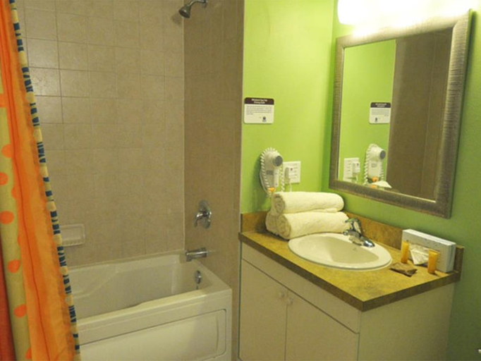 Bathroom 3, The Barefoot Suites, Osceola