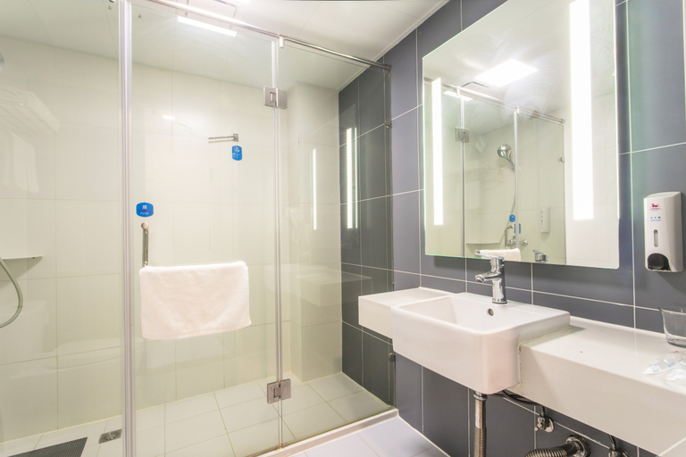 Bathroom 3, HanTing Hotel (Suzhou Guanqian Yangyu Lane Subway Station), Suzhou