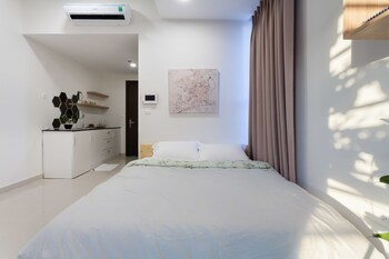 Others 5, Minimalist Apartment Rivergate, District 4