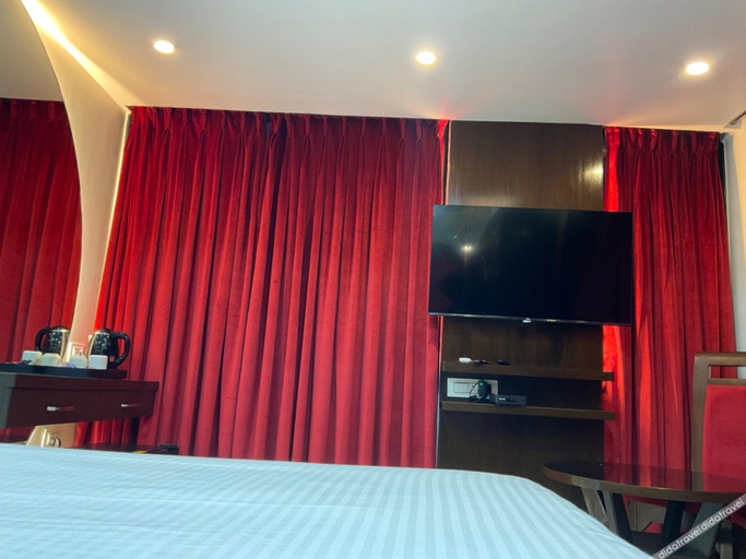 Others 5, VOXTON INN, Thane