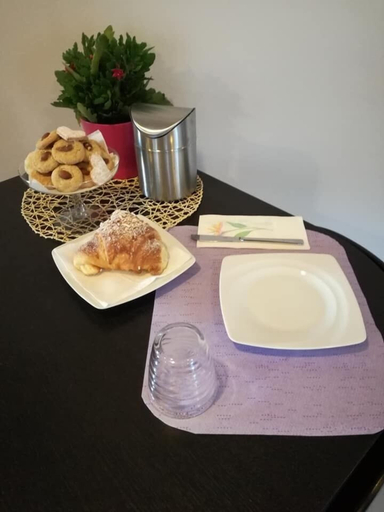 Food & Drinks 5, Il Fiore in una Stanza, Latina