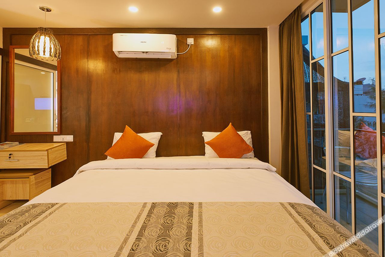 Others 5, Nb Grand Hotel, Malé