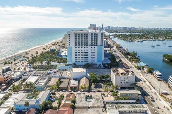 Others 5, Beach Inn by DesignedVR, Broward