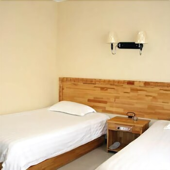 Guestroom 5, Shenghao Hotel, Hulunbuir