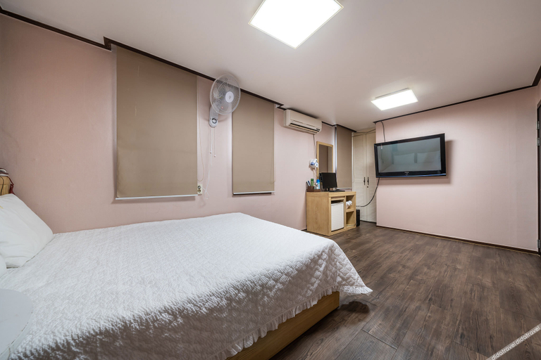 Bedroom 2, Seoul National University Chereville, Gwanak