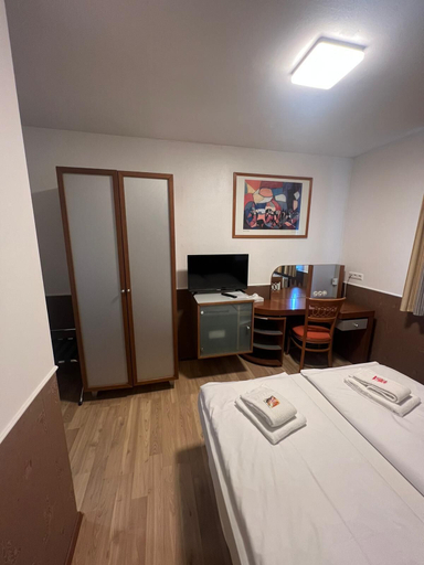 Others 4, Hotel Castellana, Gifhorn