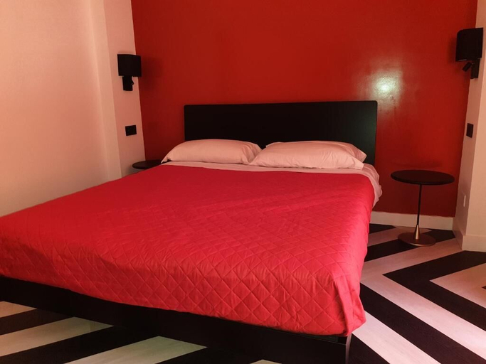 Bedroom 3, The White Lodge, Napoli