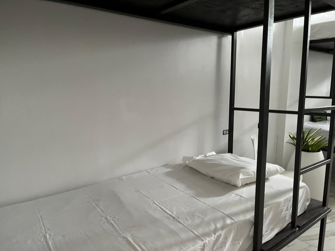 Others 5, Rincon Surf House