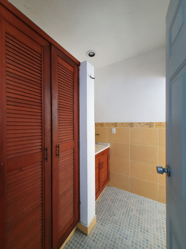 Others 5, DuHotel, Dist. Pochutla