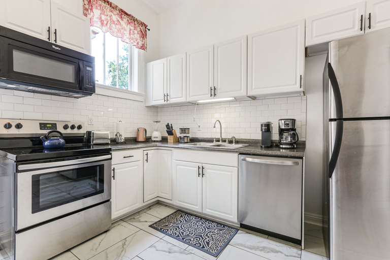 Others 4, Uptown Spacious 4BD w Historic Charm, Orleans