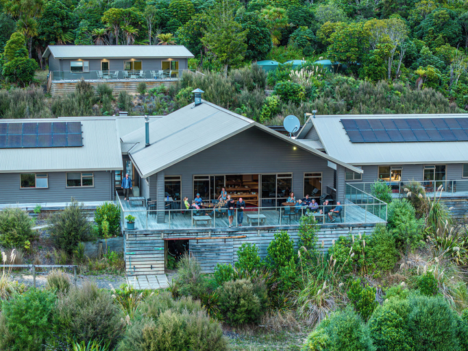 Exterior 3, Timber Trail Lodge & Transport, Ruapehu